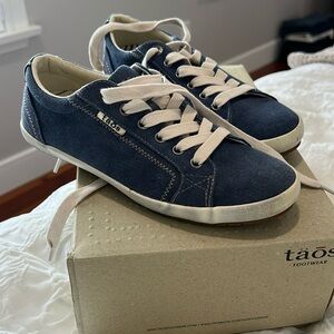Taos Footwear Blue Sneakers